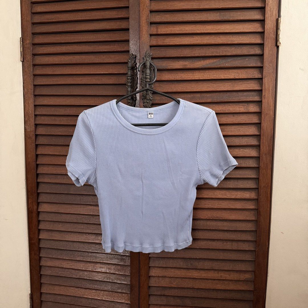 Uniqlo Light Blue Crop Top (Category: Shirts) located in Las Pinas. Submitted by frances.finds (Listing ID 1465708828, Image 1). Description: - LAST PRICE - dm me for photo when worn.