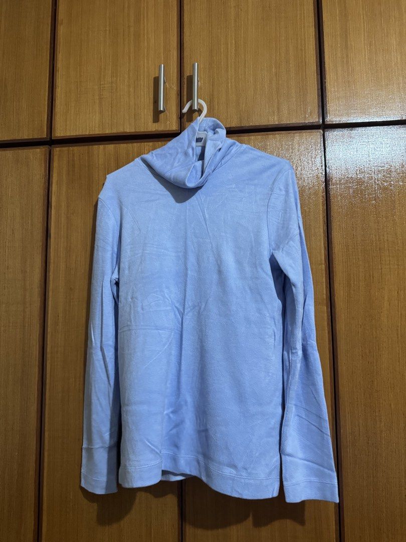 Uniqlo Light Blue Turtleneck Sweater Size M (Category: Longsleeves) located in Santa Cruz, Pampanga. Submitted by eygee_rp (Listing ID 1465726270, Image 1). Description: - Brand: Uniqlo - Color: Light Blue - Size: M - Material: Soft and comfortable (Made in Vietnam) - Fit: Standard fit with long sleeves - Condition: Clean, no obvious flaws - Features: Great for layering in cooler weather and easy to match.