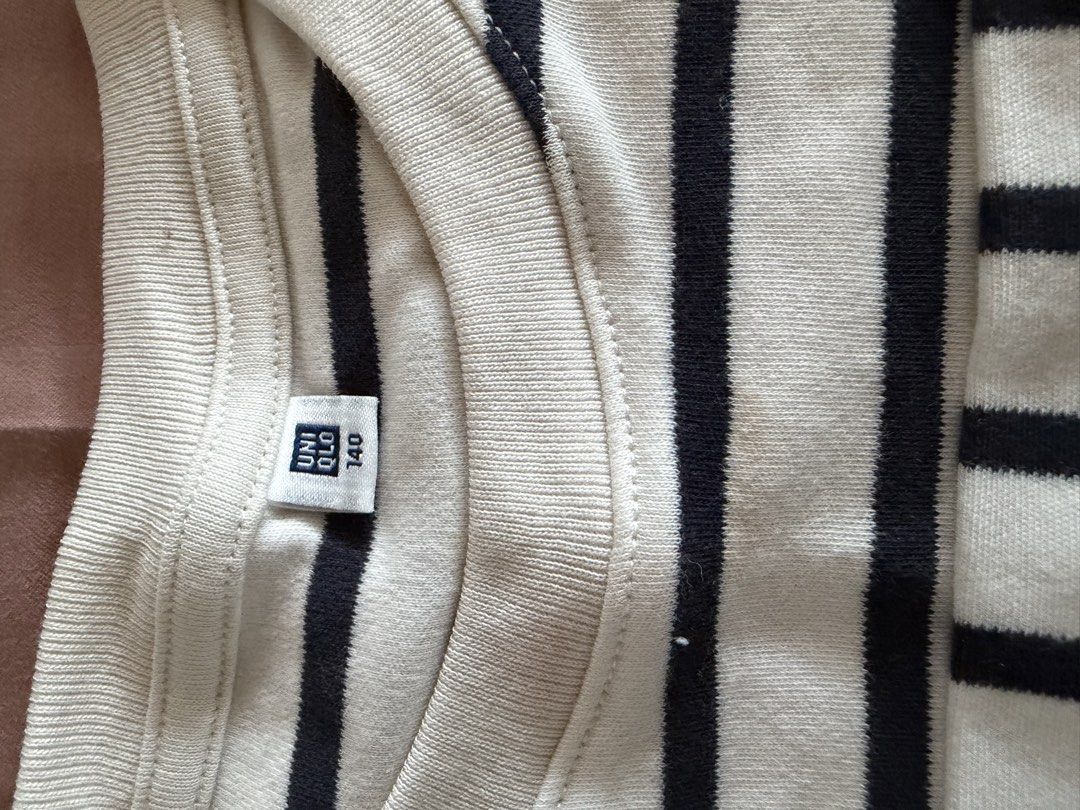 Uniqlo Longsleeves (Category: Longsleeves) located in Cavite. Submitted by ja.999 (Listing ID 1465616025, Image 2). Description: 👉🏻Kids size: 140 👉🏻 RFS: Decluttering 👉🏻 Pls manage ur expectations 👉🏻 Can do Same Day Delivery 👉🏻 Loc: Makati 👉🏻 Price is negotiable (esp if marami kayo bibilhin sa items ko hehe) .