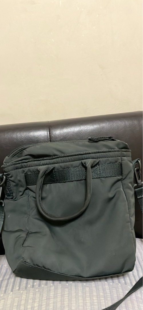 UNIQLO Olive Green Shoulder Bag (Category: Shoulder Bags) located in Manila. Submitted by vincentzoes (Listing ID 1465699264, Image 1). Description: You shoulder the lalamove, accepting gcash, project 8, QC.