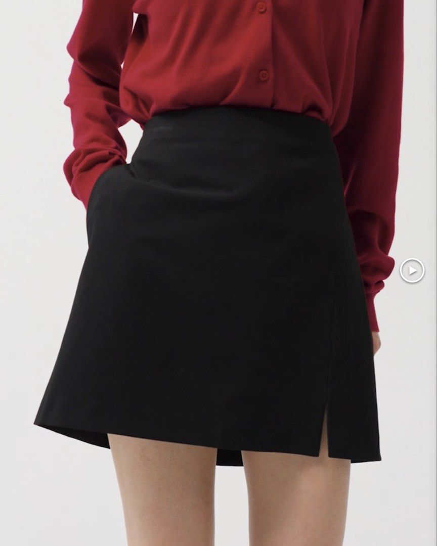 Uniqlo Slit Skort (Category: Skirts) located in Pasig City. Submitted by kendalldf (Listing ID 1465637882, Image 2). Description: Color: Black Skort with the look of a skirt. Has built-in shorts. Mini length with a front slit. Made with two-way stretch fabric..