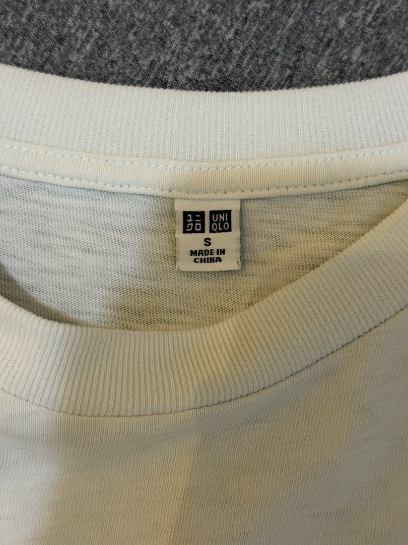 Uniqlo White Tee Cropped (Category: Shirts) located in Santa Rosa. Submitted by prelovedbyhellah (Listing ID 1465705891, Image 2). Description: 18.5x17.5.