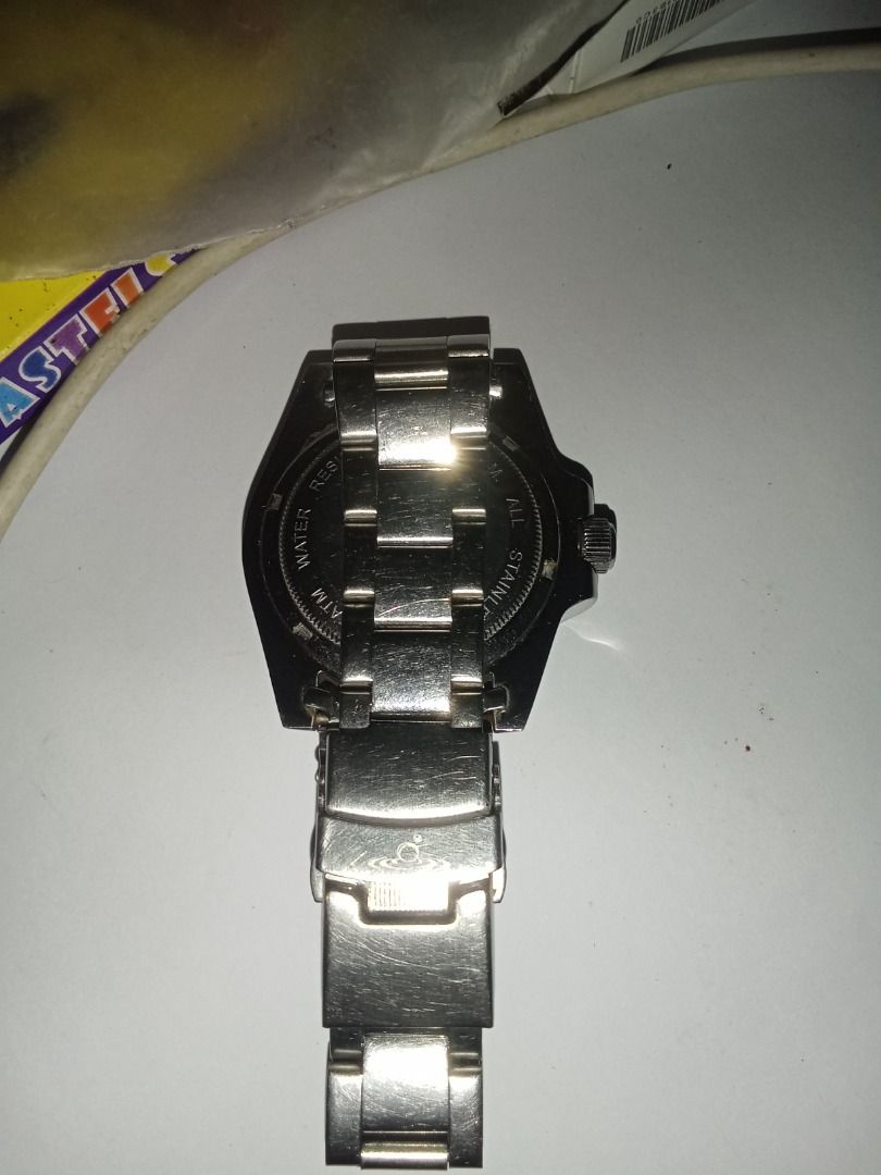 unisilver stainless steel original (Category: Luxury Accessories) located in Caloocan City. Submitted by anmorie1996 (Listing ID 1465605142, Image 1). Description: AUTHENTIC UniSilver Diver Watch — Sapphire Glass | 50M Water Resistant Price: ₱1,000 (Negotiable!) 📍 Meetup: Cebu City / nearby areas ✅ 100% Original UniSilver TIME - Sapphire crystal glass - 50 meters water resistant - Full stainless steel case & bracelet - Quartz movement — keeps ac
