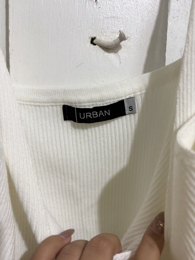 Urban Sleeveless White Top (Category: Sleeveless) located in Quezon City. Submitted by berrystrawng (Listing ID 1465684197, Image 2). Description: .