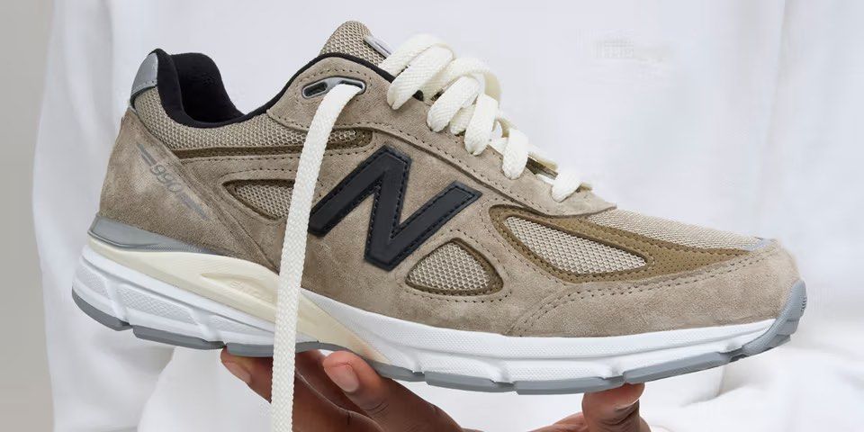 US10 JJJJound x New Balance 990v4 灰綠色 運動鞋 （分類：波鞋）位於 Hong Kong。 由 goopiwtaps 提交（商品編號 1465618167，圖片 1）。簡介： US10 44 jjjjound preorder貨 $3000 for hold $200 SF / 元朗。