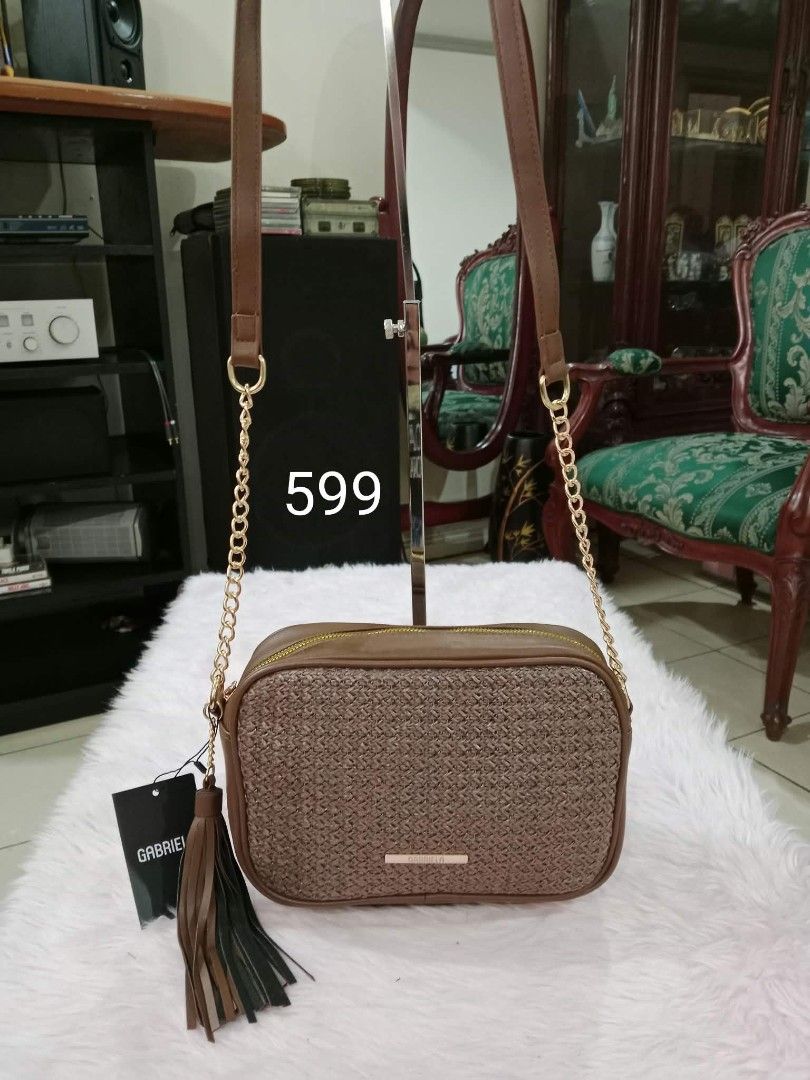 US Bag (Category: Shoulder Bags) located in Pasig City. Submitted by janalopez904 (Listing ID 1465663536, Image 1). Description: US Bag.