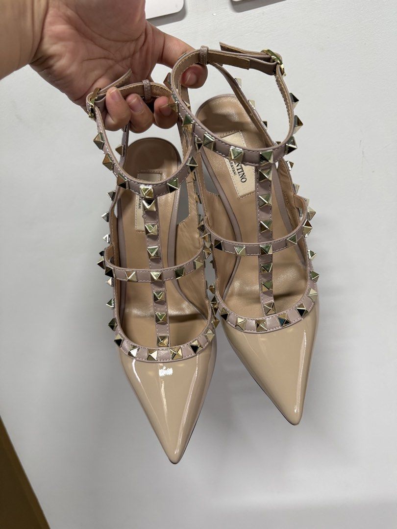 Valentino EUR 38 (Category: Heels) located in Antipolo. Submitted by ceraken_luxpreloved (Listing ID 1465651231, Image 1). Description: .