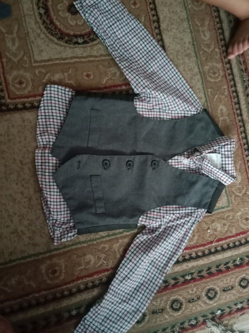 Van Heusen checked long sleeves polo with vest (Category: Babies & Kids Fashion) located in Manila. Submitted by kristhine19 (Listing ID 1465656108, Image 1). Description: .