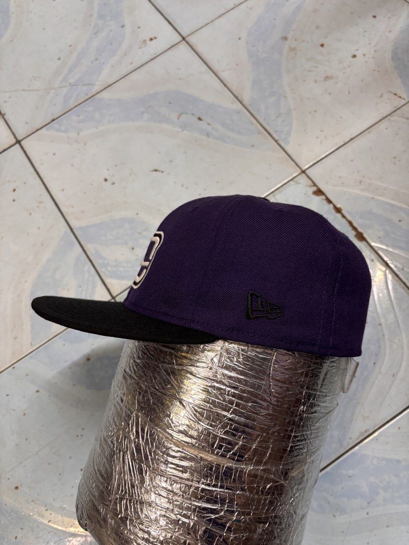 Vancouver Canucks x New Era, Close Cap (Category: Caps & Hats) located in Paranaque City. Submitted by kingdeward (Listing ID 1465654184, Image 3). Description: *Negotiable* Ukay Caps/Hats Casual need wash Parañaque Location Courier: Jnt/ LBC COP(Payment 1st) Lalamove.