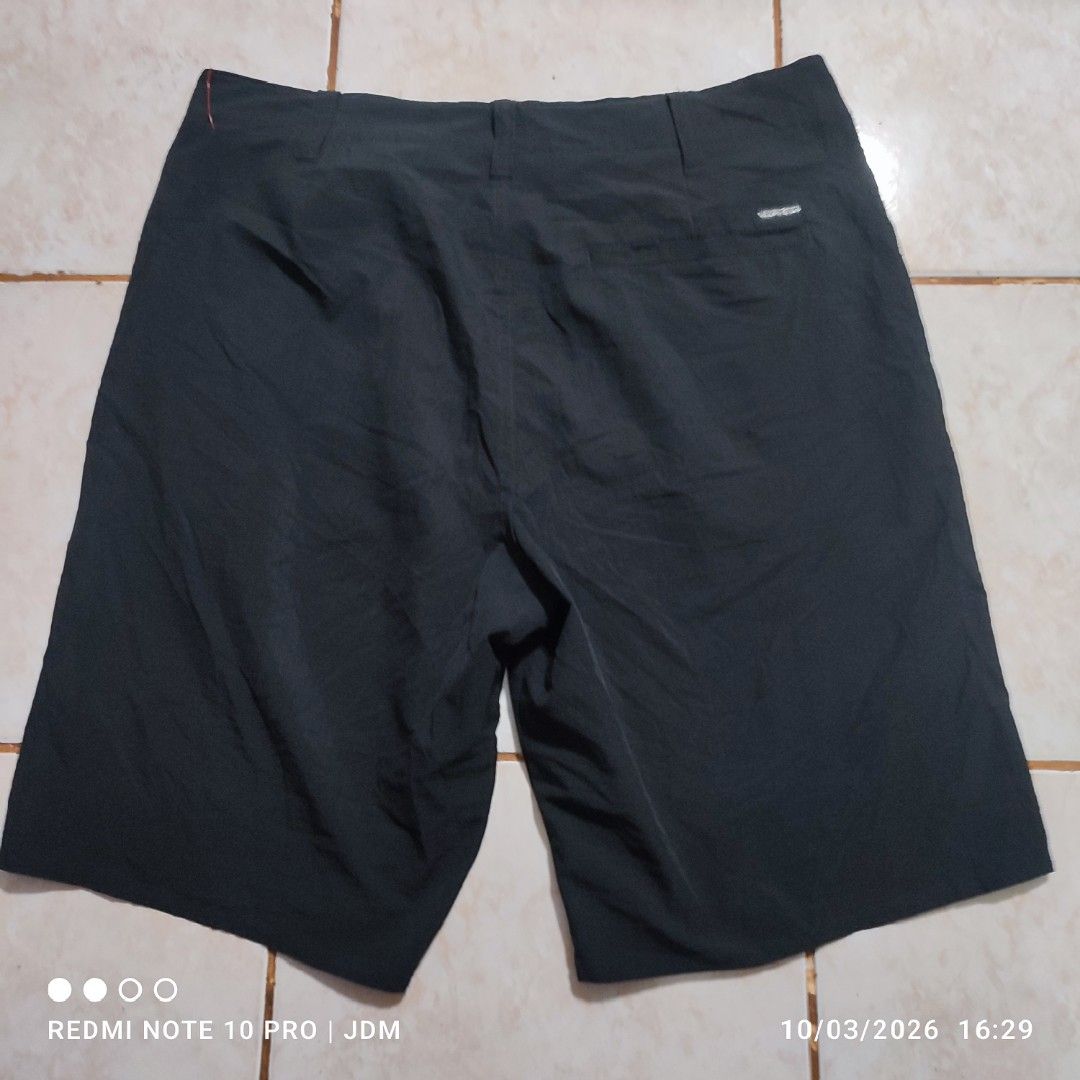 Vanphibian Hybrid shorts by Van's (Category: Shorts) located in Antipolo. Submitted by klashnikov (Listing ID 1465658461, Image 3). Description: Hybrid Shorts by Van's Vanphibian Collection Size:Large Dimes:waist 32"xLength 21" Condition: Very good Honest issue:used Payment option:Bank transfer,gcash,cash ₱300 only Pwede videocall for legitimacy Pwede pickup sa aking munting garahe waze (JDM thrift shop) Pwedeng meetup around upper Antipolo,pag m