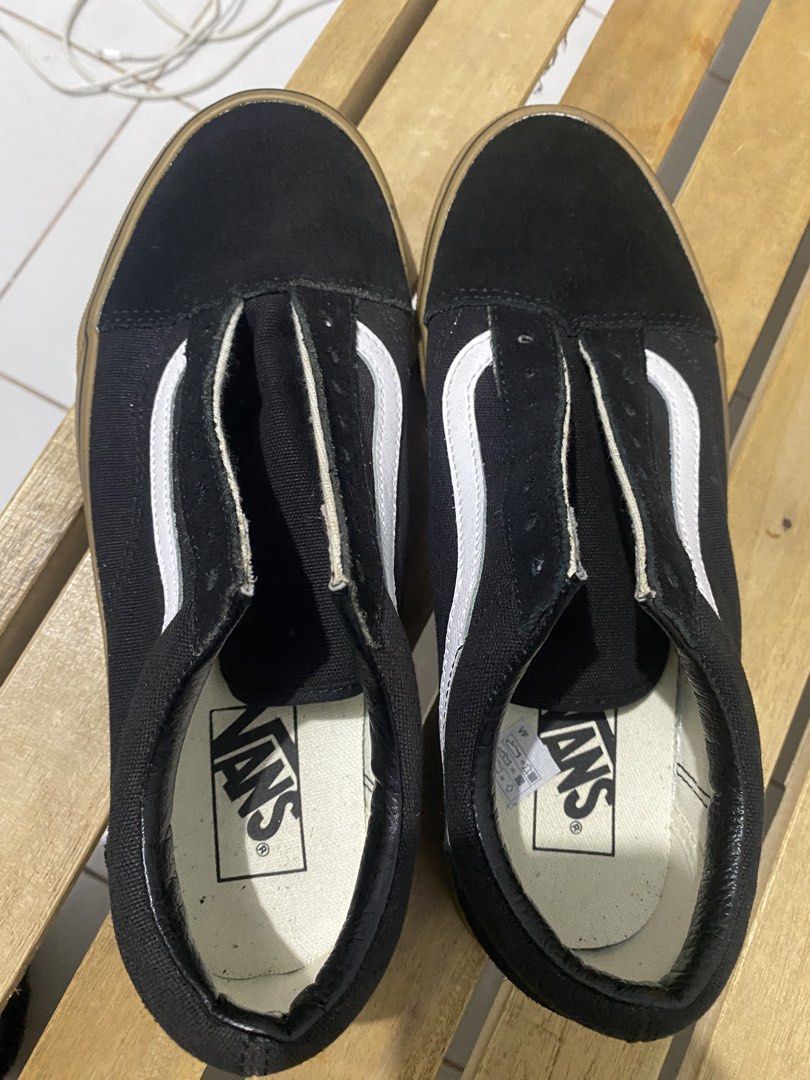 Vans old skool gumsole (Category: Shoe inserts & accessories) located in Cebu City. Submitted by thrift.sht (Listing ID 1465635739, Image 2). Description: Vans old skool gumsole Brand new Size 8.5 Excellent condition Issue: No lace 📍cebu city.