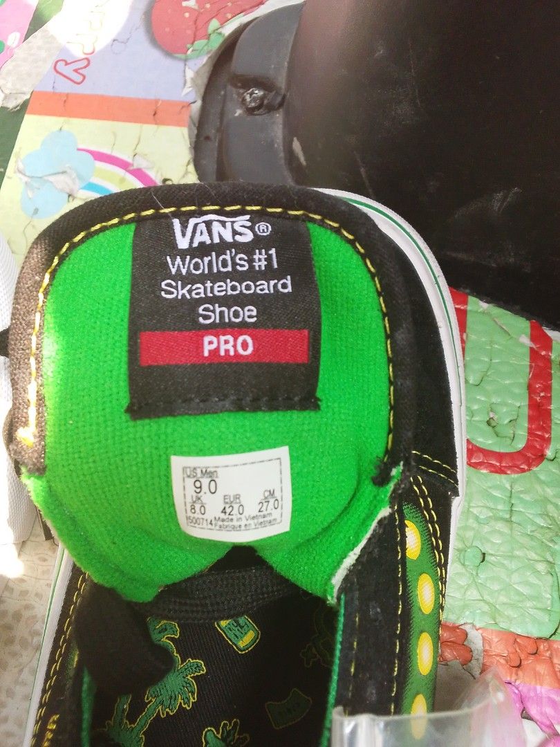 Vans x Shake Junt Old Skool Pro (Category: Sneakers) located in Quezon City. Submitted by zealstone_baf57c (Listing ID 1465458040, Image 3). Description: - Brand: Vans x Shake Junt - Model: Old Skool Pro (Late 2020 Release) - Condition: Great for skating or casual daily wear - Rarity: Limited edition collaboration, hard to find nowadays - Original Retail: ~$75–$90 USD (~₱4,400–₱5,000 PHP).