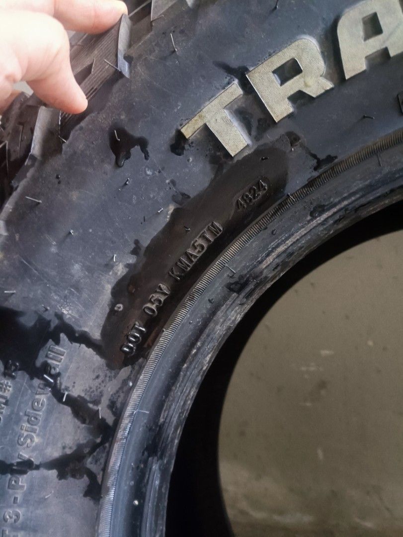 venom RT 285 70 r17 (Category: Mags and Tires) located in Mexico. Submitted by olxph_492422759 (Listing ID 1465705312, Image 3). Description: venom power RT 28570 r17 spare set used 5t kms.