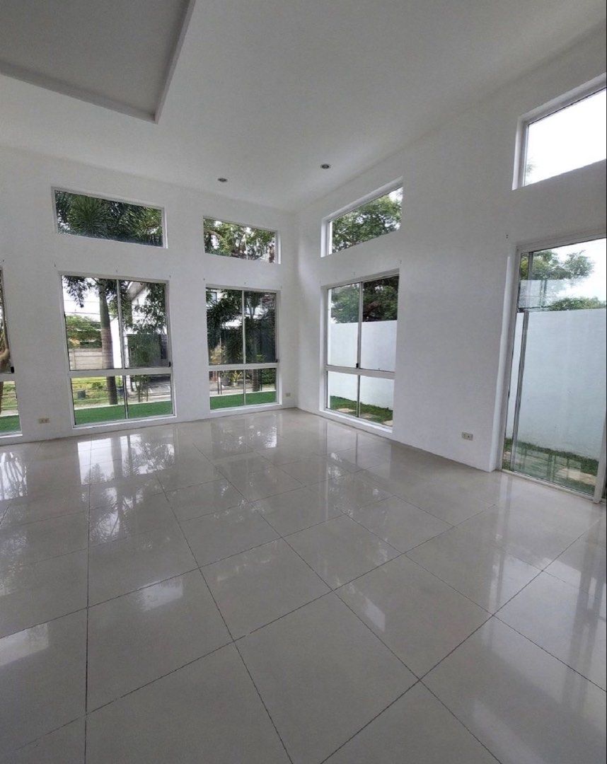 Verdana Homes by Alveo (Category: House & Lot) located in Taguig. Submitted by brokerhanstaneo_09178038728 (Listing ID 1465598225, Image 1). Description: Verdana Homes Lot size: 237sqm Floor area: 320sqm Built: 2007 Semi split type home with 2 storeys Receiving area Powder room 3 bedrooms 2 bathrooms Den with bathroom Family hall 2-car garage Balcony Laundry area Sale- P39M gross Tenanted until Sep 2027 Noemi https://drive.google.com/drive/folder