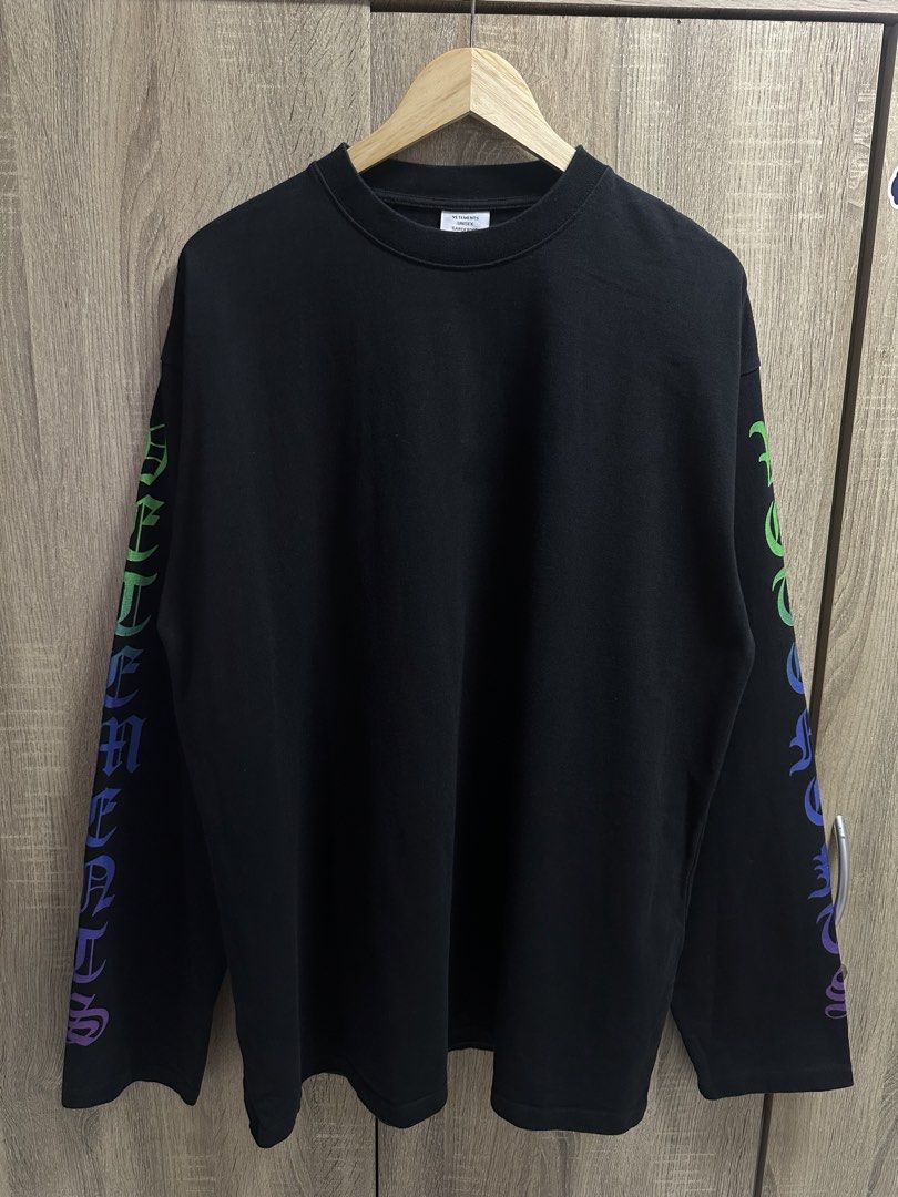 Vetements Gothic Longsleeve (Category: Luxury Apparel) located in Imus. Submitted by rckrmns (Listing ID 1465724642, Image 2). Description: Vetements Gothic Longsleeve Size S fit to XL-XXL W- 25 L- 30 Good as New .