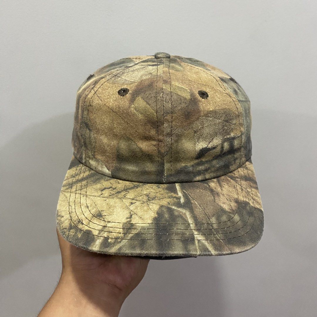 Vintage 90s Real Tree Cap (Category: Caps & Hats) located in Cebu City. Submitted by accurate.curations.ceb (Listing ID 1465699995, Image 1). Description: Vintage 90s Realtree Trucker Cap Excellent Condition Adult size.
