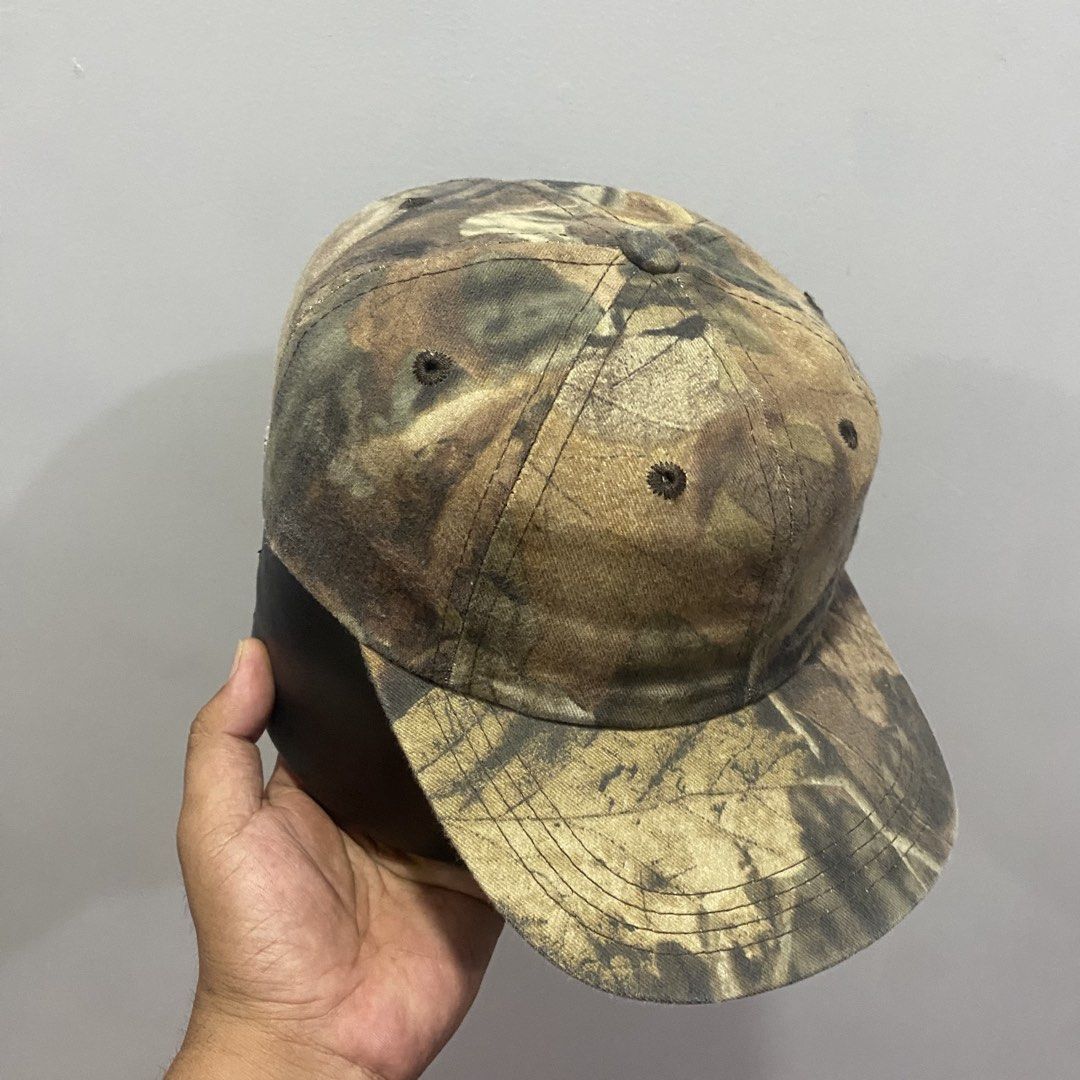 Vintage 90s Real Tree Cap (Category: Caps & Hats) located in Cebu City. Submitted by accurate.curations.ceb (Listing ID 1465699995, Image 2). Description: Vintage 90s Realtree Trucker Cap Excellent Condition Adult size.