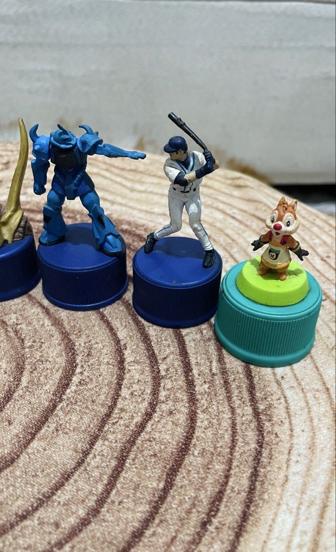 Vintage assorted promotional bottle cap figurines (Category: Vintage Collectibles) located in Quezon City. Submitted by sissymissy1527 (Listing ID 1465748562, Image 3). Description: Pepsi bottle cap lahat except sa 1pc.