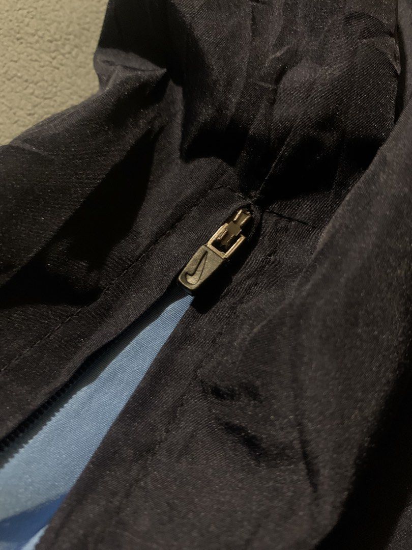 VINTAGE BAGGY NIKE TRACKPANTS (Category: Joggers) located in Cavite. Submitted by thrift_2find (Listing ID 1465686723, Image 3). Description: VINTAGE NIKE TRACKPANTS 📩DM Waist 28-40 Length 41 Thigh 14 Lo 9-10.5.