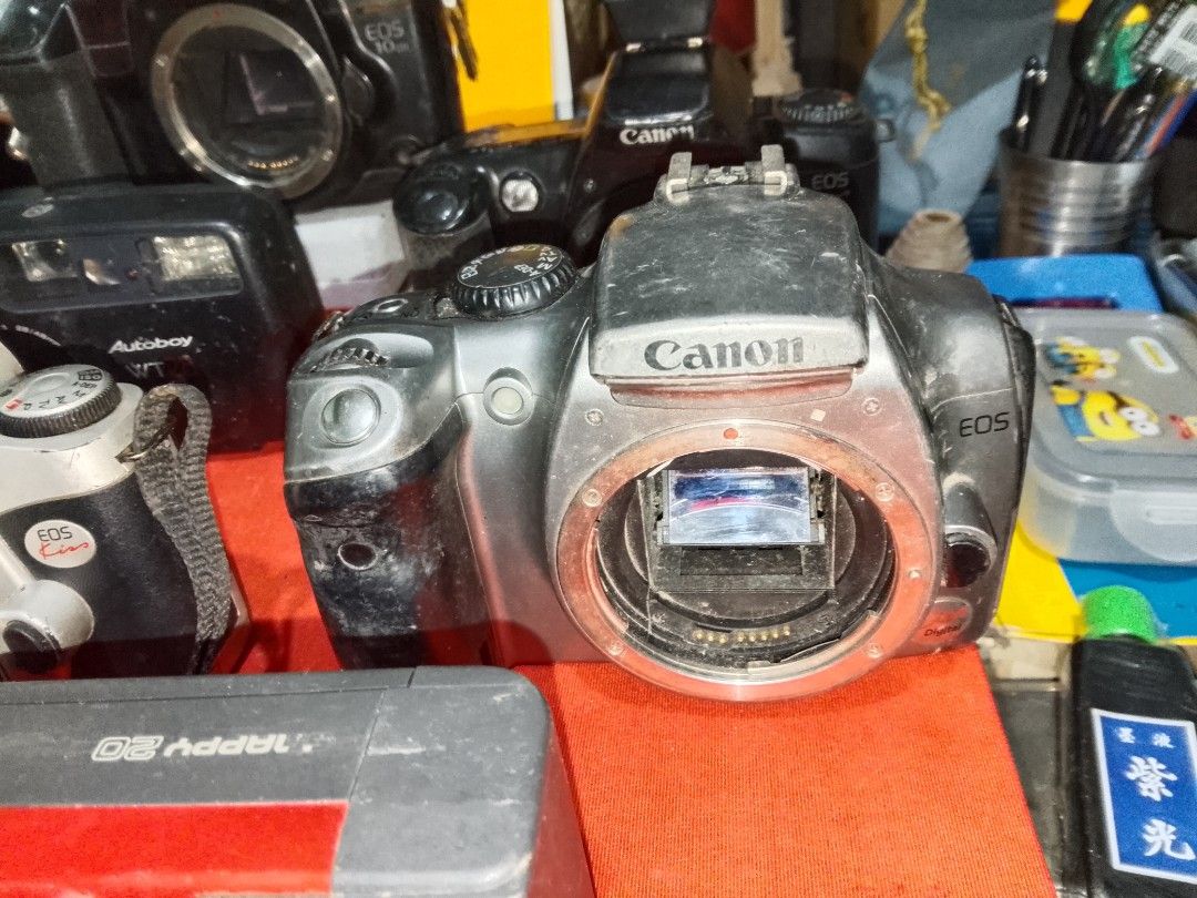 Vintage Canon Cam Collection (Category: Vintage Collectibles) located in Santo Tomas. Submitted by retrotastic (Listing ID 1465602504, Image 2). Description: all 6pcs bundle for ₱800Canon for display Cameras. Declared not working, as is. Maybe used for parts or just plain collection or just recondition it enjoy old cameras.
