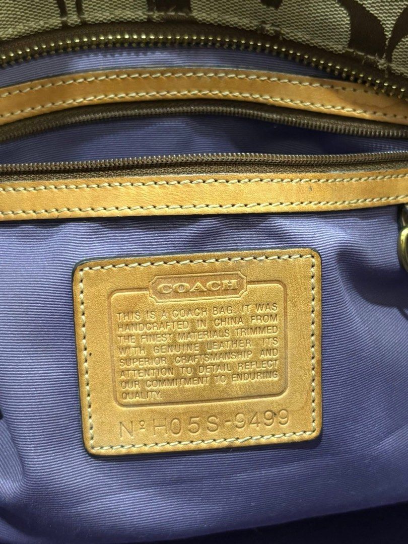 VINTAGE COACH PATCHWORK (Category: Luxury Bags & Wallets) located in Baguio. Submitted by thursdaygrind.ph (Listing ID 1465598029, Image 3). Description: RANK A Issue: crack sa handle but not tagos sa gitna, can fit parin heavy things.