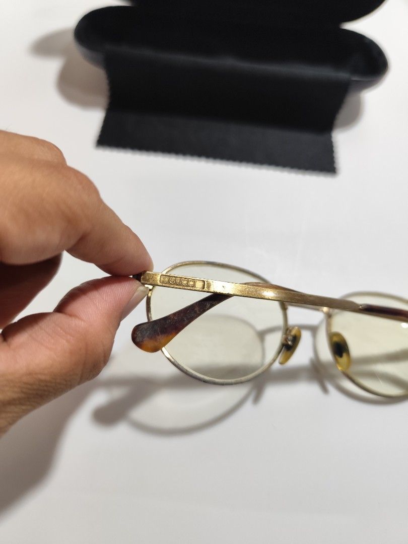 Vintage GUCCI Oval Frame (Category: Sunglasses & Eyewear) located in Cebu City. Submitted by icoolectnsellect (Listing ID 1465725936, Image 3). Description: Issue: Scratches Dirt and RX lens. Bought at Garage Sale. Authenticity not Guaranteed, di ko alam if legit or Fake. Buy @ your own Risk. All EyeGlasses or Sun Glasses ay may Grado or Prescription Glasses. Please be careful para di masira mata nyo, you can change the lens and frame na lng kuni