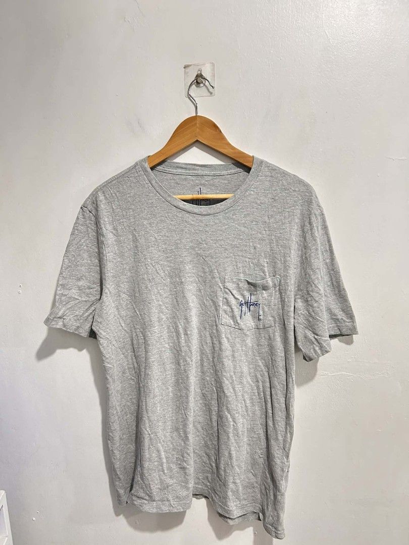 Vintage Guy Harvey Marlin Graphic Tee | Gray | L (Category: Tshirts & Polo Shirts ) located in Rizal. Submitted by thrift_finds_739 (Listing ID 1465685346, Image 1). Description: NO ISSUE Size: 3XL Color rate: 9/10 Length: 28 Width: 22 Please manage your expectations — we open premium bulk ukay bundles shipped directly from the US! 🇺🇸.