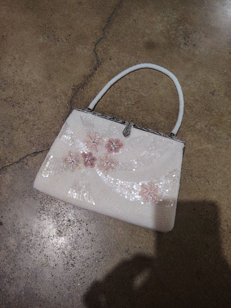 Vintage Hashimoto Bead Event Bag (Category: Luxury Bags & Wallets) located in San Jose del Monte. Submitted by klowiboy (Listing ID 1465646948, Image 3). Description: Hashimoto Bead Event Bag Condition 10/10✅ MADE IN JAPAN✅ ORIGINAL✅ VINTAGE✅ In Prestine Condition ✅️ No issue✅ No missing Beads✅ Gagamitin nalang po This bag is vintage and good For events ❗❗ Selling this for only 2,999 ONLY.