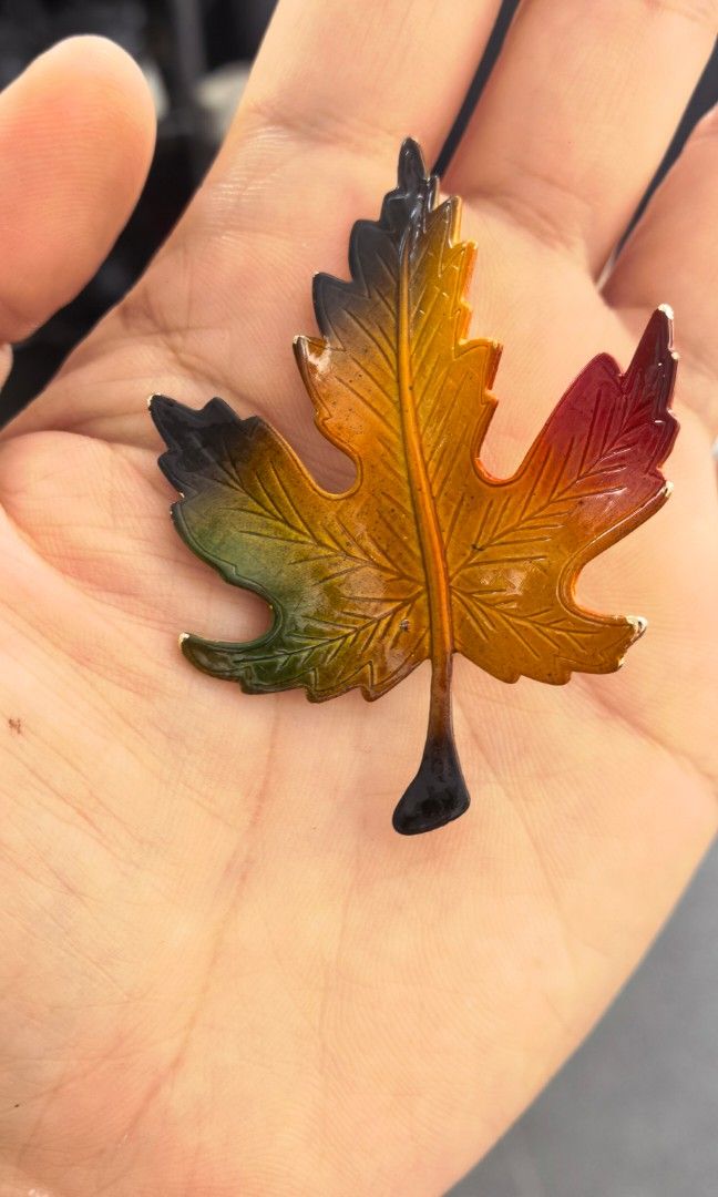 Vintage Japan brooch leaves (Category: Brooches) located in Tuguegarao City. Submitted by zenphoenix-7ad615 (Listing ID 1465605983, Image 2). Description: Vintage leave brooch Colorful.