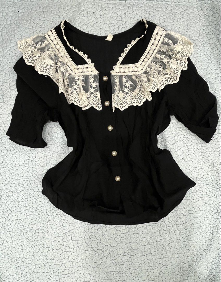 Vintage lace collar blouse (Category: Blouses) located in Manila. Submitted by leola_ (Listing ID 1465677702, Image 1). Description: Office top.