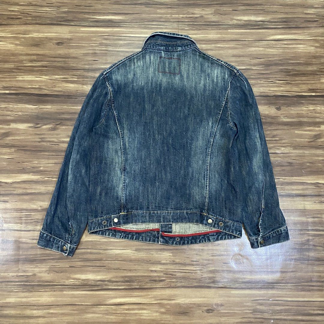Vintage Levi’s Engineered Denim Jacket (Category: Coats, Jackets and Outerwear) located in Cebu City. Submitted by accurate.curations.ceb (Listing ID 1465708232, Image 2). Description: Vintage Levi’s Engineered Denim Jacket Excellent Condition COLOR RATE: 9.5/10 Issues: None Medium Measurements: Width: 22 inches Length: 27 inches Price + Sf 📍Cebu Shipping via J&T NO COD/COP PAYMENT FIRST VIA GCASH OR BANK Unli vouch and VC for legitimacy dm if i