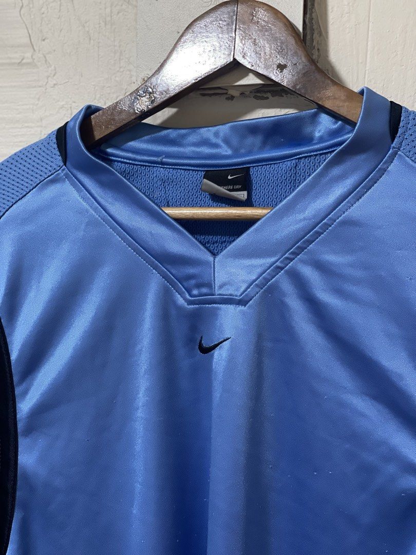 Vintage Nike Centerswoosh Jersey (Category: Activewear) located in Marikina City. Submitted by joshuaades21107 (Listing ID 1465759188, Image 3). Description: Nike Sphere dry Center swoosh Jersey Hooptech XL on tag, best fit large Minimal runs Open for video call for checking Marikina loc Can ship nationwide.