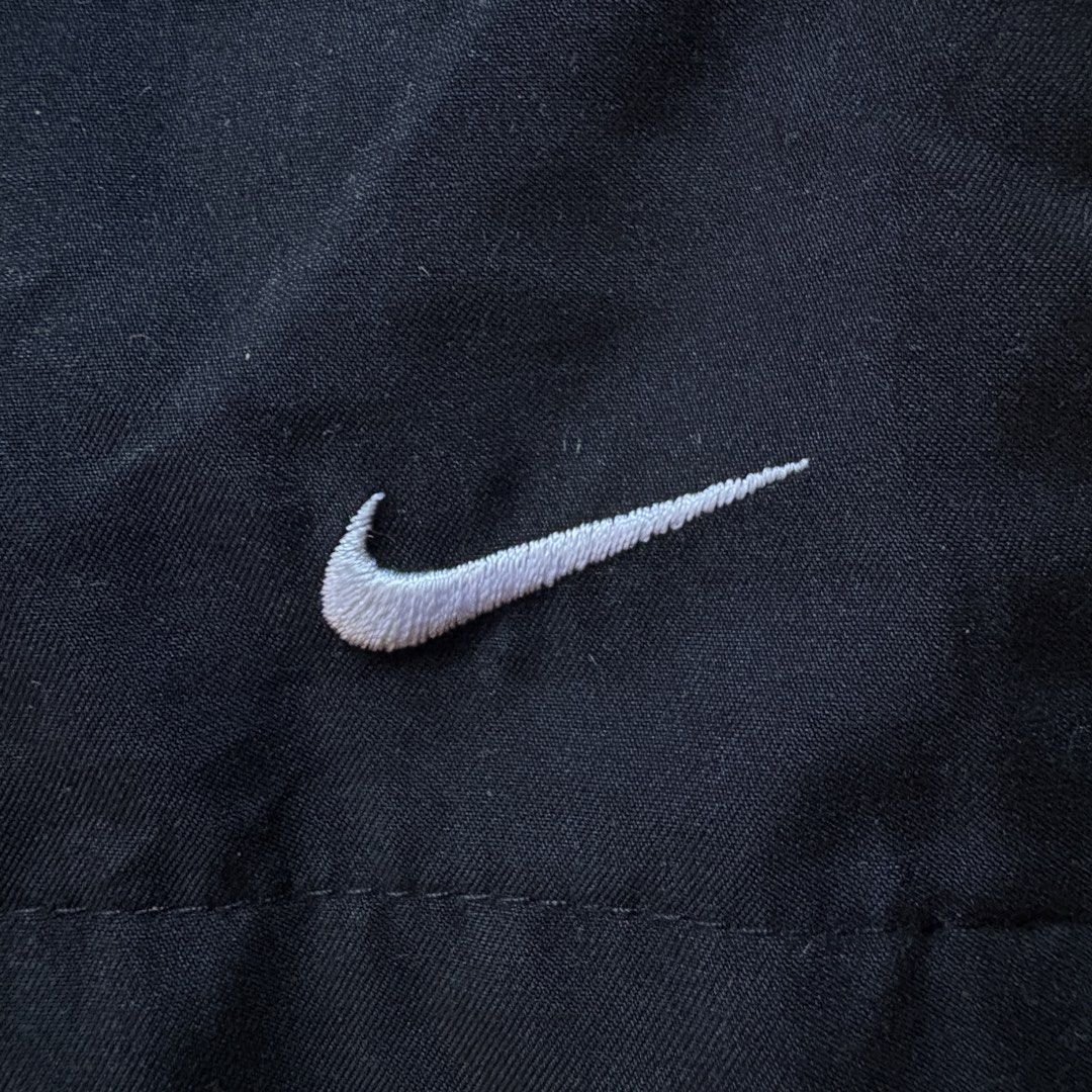 VINTAGE NIKE COTTON LINED TRACK PANTS (Category: Activewear) located in Manila. Submitted by mikodvn (Listing ID 1465639381, Image 3). Description: VINTAGE NIKE COTTON LINED TRACK PANTS WxL 30x41 STRETCHABLE WAIST LEG OPENING 9 9.5/10 CONDITION.