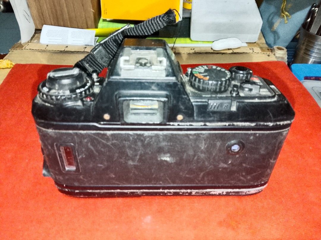 Vintage Nikon F501 (Category: Vintage Collectibles) located in Santo Tomas. Submitted by retrotastic (Listing ID 1465601936, Image 2). Description: Vintage Nikon F-501 Declared as non working, as is. Pang display nlang pero i hope working pa cya. Untested‼️ Check pics for issue and condition👍 ₱450.