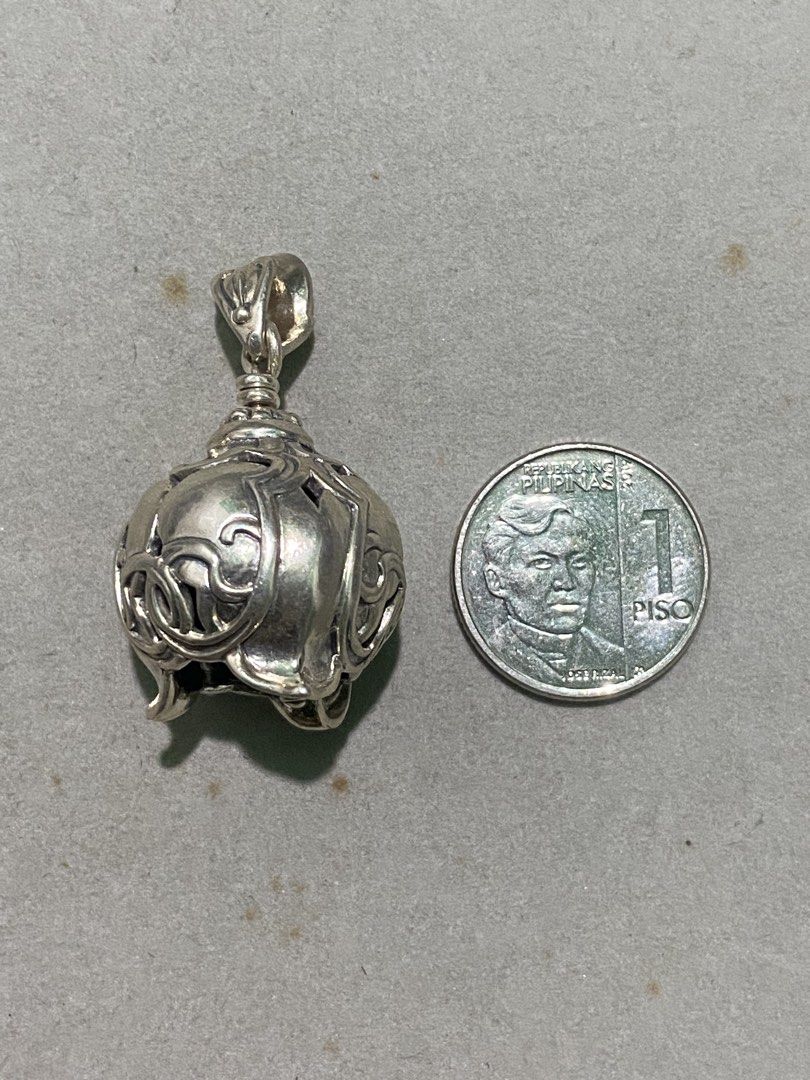 Vintage Sterling silver 925 Bell pendant (Category: Vintage Collectibles) located in Binan City. Submitted by retroz_collections (Listing ID 1465751101, Image 1). Description: .