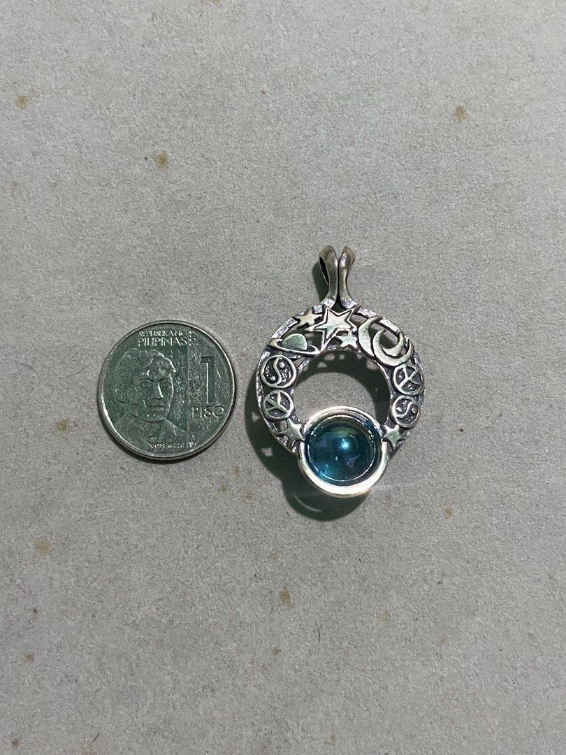 Vintage Sterling silver 925 Pendant (Category: Necklaces) located in Binan City. Submitted by retroz_collections (Listing ID 1465751565, Image 1). Description: .