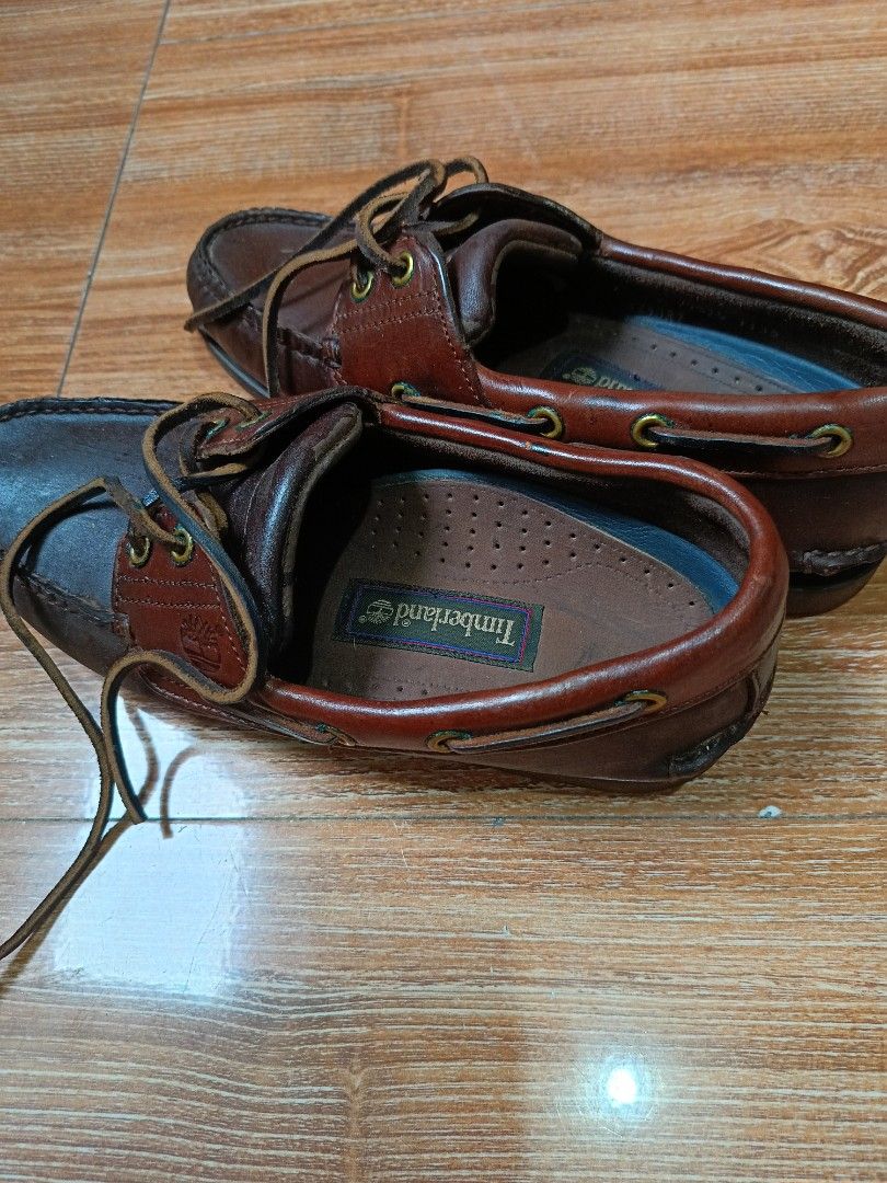 Vintage timberland leather size 39-40 (Category: Dress Shoes) located in Quezon City. Submitted by tedthrift (Listing ID 1465659093, Image 2). Description: subrang ganda pa ng condition nirepaint lang ng surplus Pero kita namn na halos dipa nagamit size 39-40 made in USA.