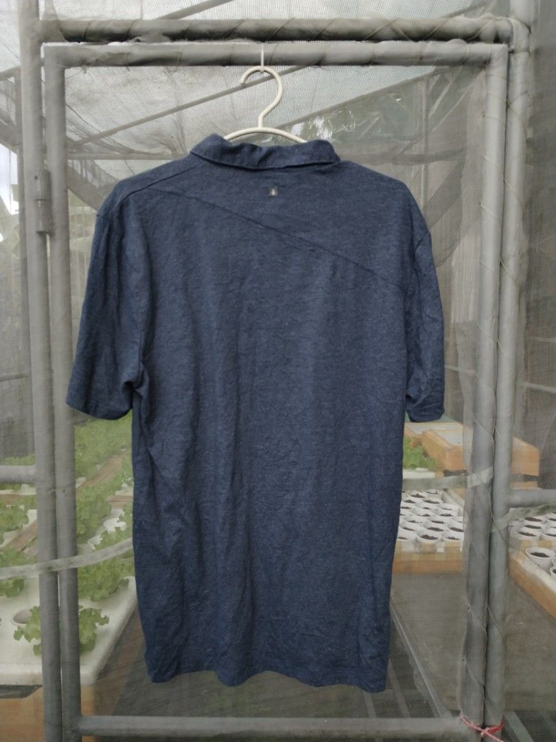 Volcom Polo Shirt (Category: Tshirts & Polo Shirts ) located in Legazpi City. Submitted by genobecollectives (Listing ID 1465654439, Image 2). Description: Volcom polo shirt 580 free ship 21 x 28 - Color: Blue heathered - Material: Soft fabric blend - Details: Short sleeves, standard 3-button collar, embroidered stone logo on chest - Special Features: Branded side seam and upper back tags, stylish asymmetrical seaming across the back - very good 