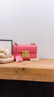 (Category: ) located in . Submitted by vintage_sac (Listing ID 1465601679, Image 1). Description: .
