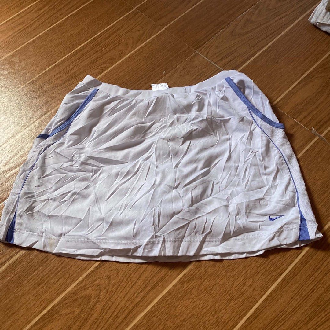 Vtg nike skort (Category: Activewear) located in Paete. Submitted by fat.archives (Listing ID 1465633727, Image 1). Description: Dimes Waist 28 to 30 Length 13 +sf.