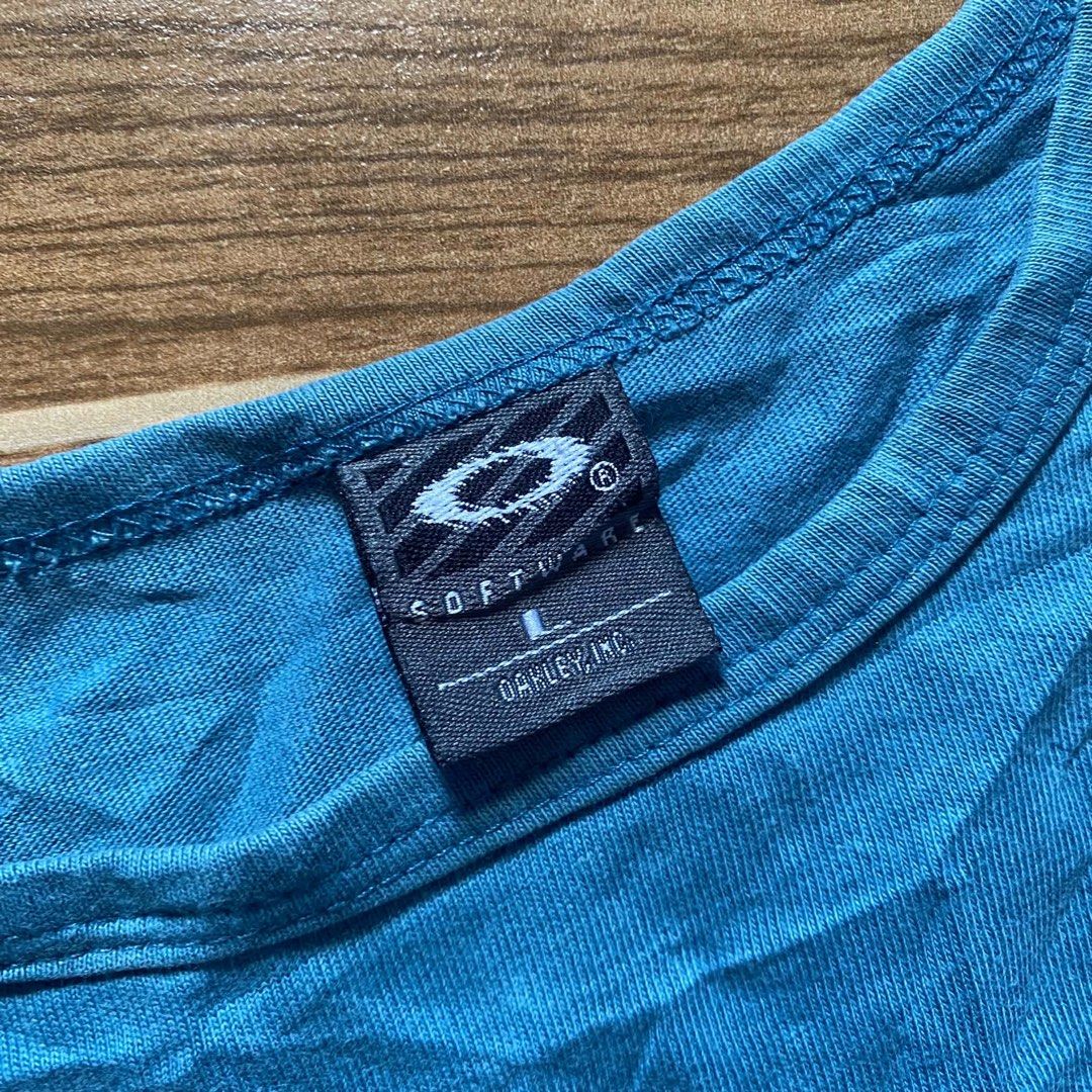 Vtg oakley shirt (Category: Shirts) located in Paete. Submitted by fat.archives (Listing ID 1465631163, Image 3). Description: Dimes Bust 18 Length 21 Fade washtag +sf.