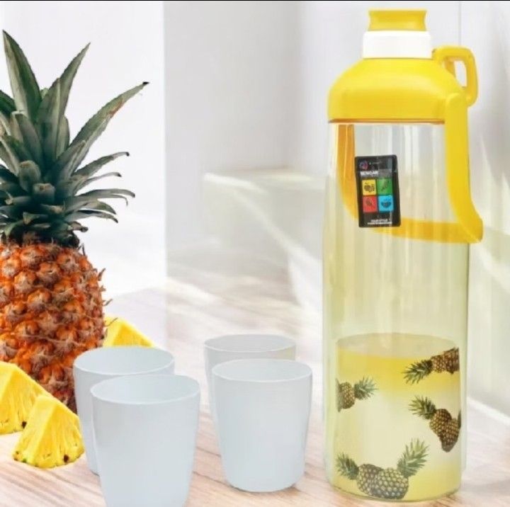 Water bottle with 4 cups included (Category: Looking For) located in Manila. Submitted by floraanne_shop (Listing ID 1465624182, Image 1). Description: Color: Yellow Brand new still has the box.