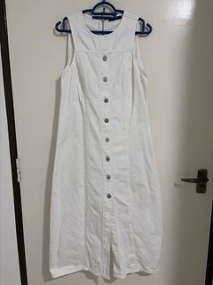 (Category: ) located in . Submitted by yl-preloved (Listing ID 1465727410, Image 1). Description: .