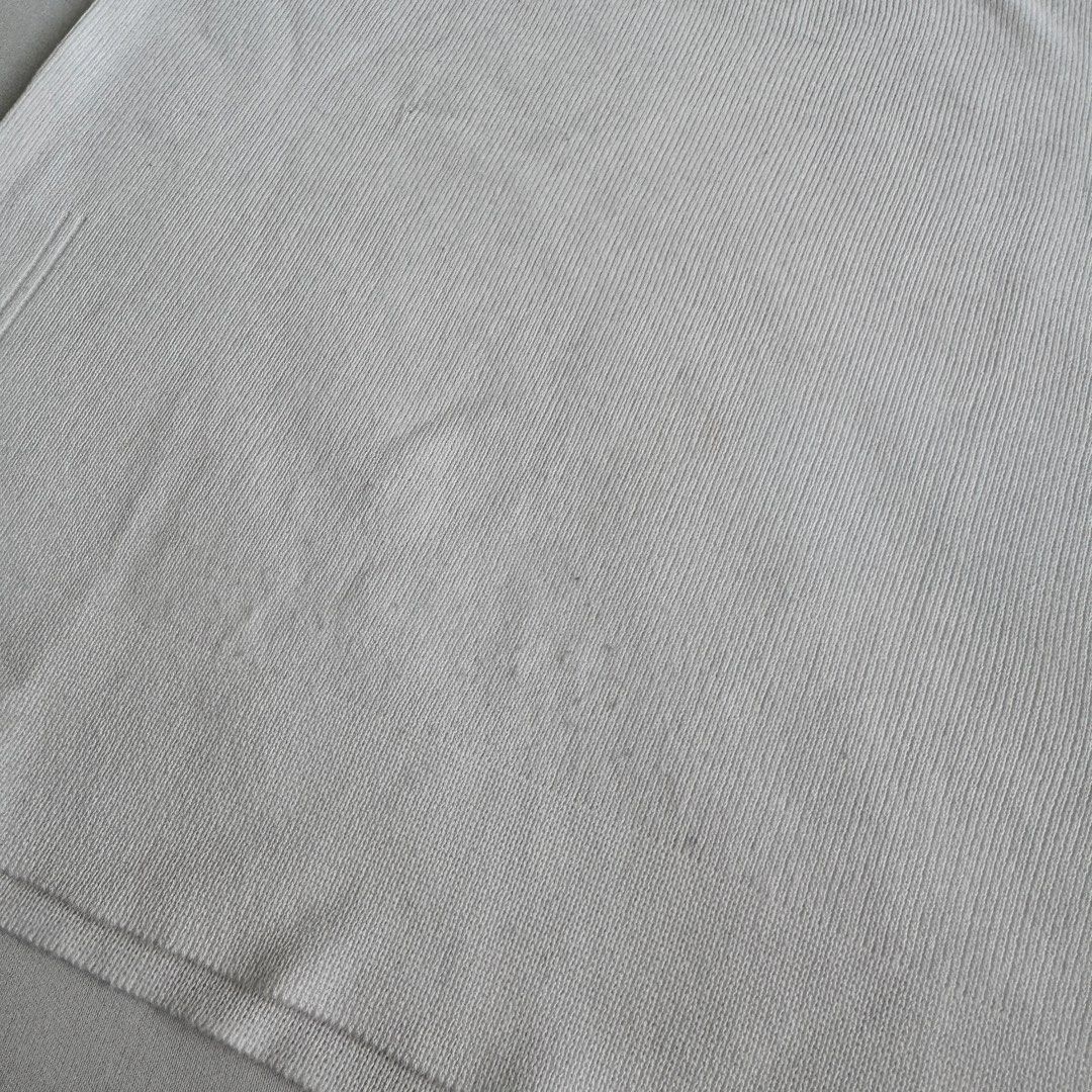 White Knit Tank Top (Category: Sleeveless) located in Antipolo. Submitted by bingomama (Listing ID 1465591586, Image 2). Description: White sleeveless knit top with a ribbed texture. Round neckline, simple basic style. Lightweight material, easy to match with jeans or skirts. - Has some signs of usage and pilling, but still in good condition - fits size S, stretchy material Measurements: Length: 17” Chest: 13.5” 📍Marikina City For meet up McDo R