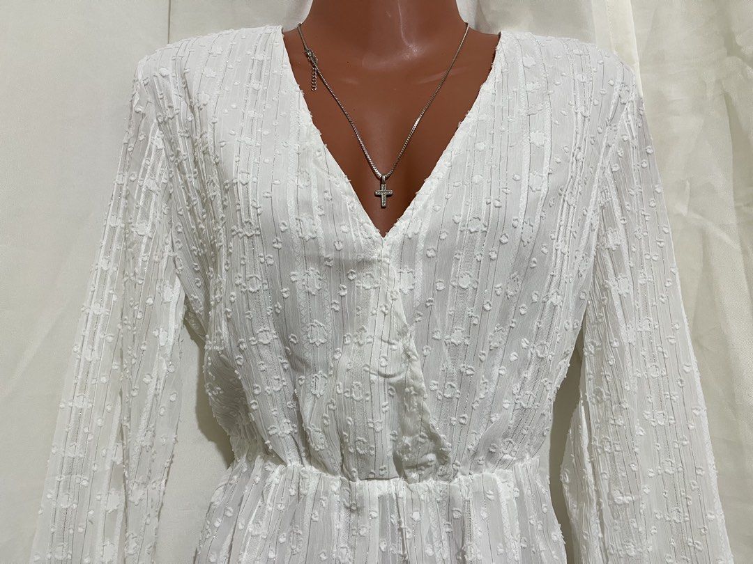 White Lace Trim Bell Sleeve Romper (Category: Rompers) located in Angeles City. Submitted by melloromi (Listing ID 1465693903, Image 2). Description: Worn once🤍 clean and already washed. Fits M-L frame.