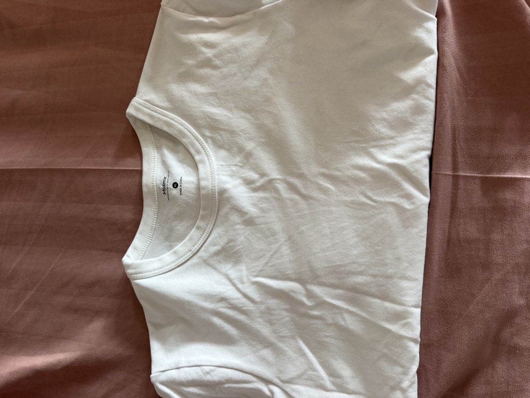 White Top (Category: Shirts) located in Cavite. Submitted by ja.999 (Listing ID 1465617715, Image 1). Description: 👉🏻 RFS: Decluttering 👉🏻 Pls manage ur expectations 👉🏻 Can do Same Day Delivery 👉🏻 Loc: Makati 👉🏻 Price is negotiable (esp if marami kayo bibilhin sa items ko hehe) .