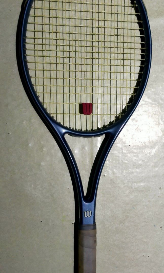 WILSON Profile (Category: Racket and Ball Sports) located in Manila. Submitted by elilee_80 (Listing ID 1465678765, Image 2). Description: FOR SALE WILSON Profile TENNIS Racket (Dual Taper Beam) 4 1/4 SL2 Authentic With CARRY CASE Imported from japan VERYGOOD CONDITION AS-IS 3k php.