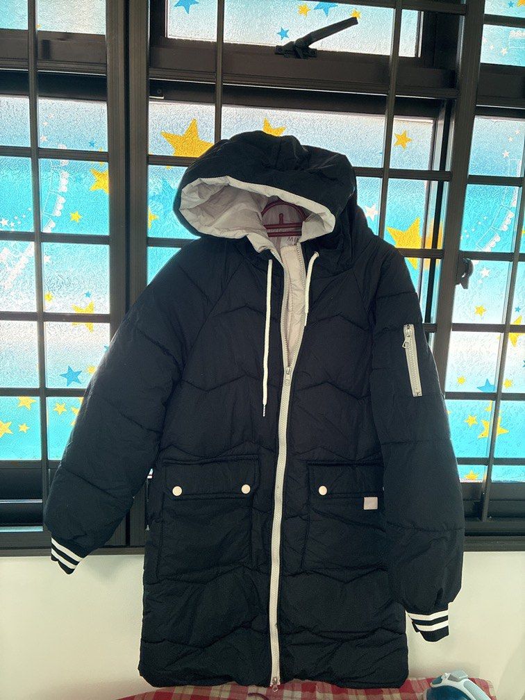 Winter jacket (Category: Coats, Jackets and Outerwear) located in Singapore. Submitted by happyprettyme (Listing ID 1465607167, Image 1). Description: Wore once. Very good material like new.