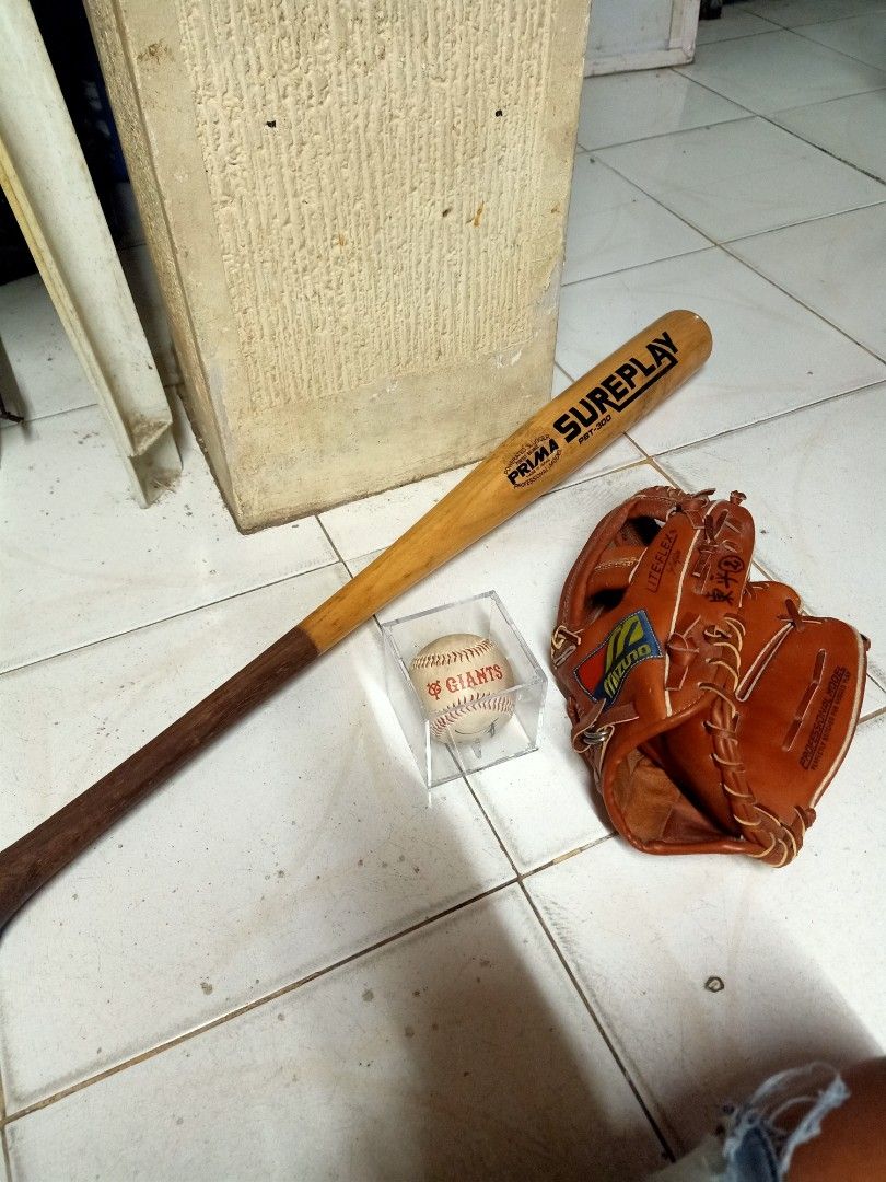 WOOD BASEBALL BAT SET (Category: Other Sports Equipment and Supplies) located in Caloocan City. Submitted by ryanpaulpalomado12 (Listing ID 1465634138, Image 1). Description: +FOR SALE+ P1,500 TAKE ALL SET *WOOD BASEBALL BAT *BASEBALL WITH SIGN AND ACRYLIC CASE *MIZUNO BASEBALL GLOVES LOCATION : TANZA UNO NAVOTAS CITY..