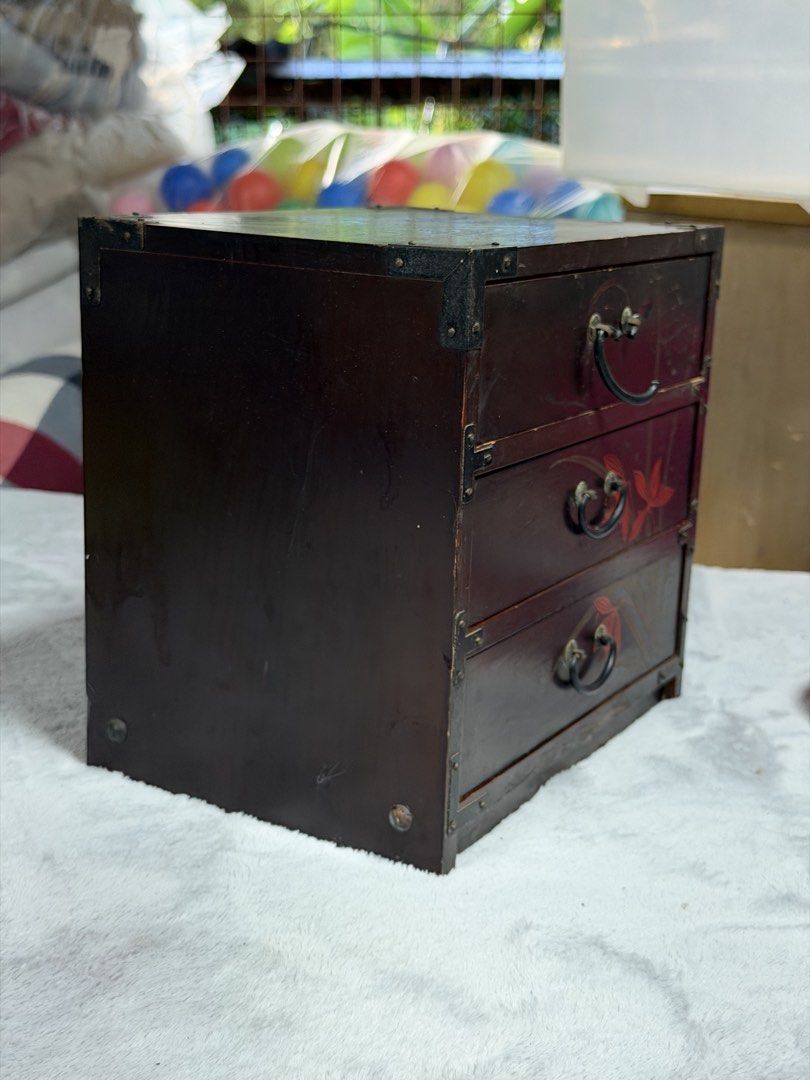 wood organizer (Category: Accessory Holder, Box & Organizers) located in Sablan. Submitted by gongonshelley12 (Listing ID 1465653300, Image 2). Description: 350 only WOOD ORGANIZER ANG GANDA NETO MGA MADAM 23cm X 17cm X 23cm GOODS NA GOODS PO.